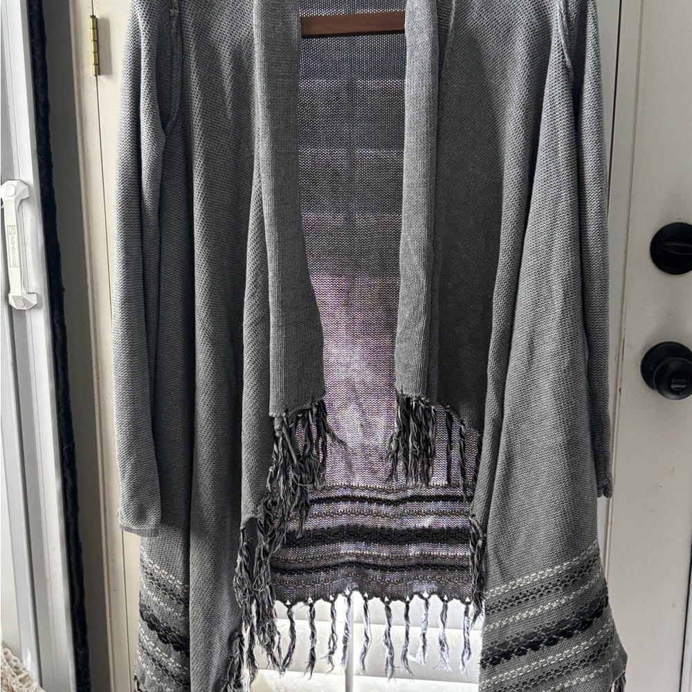 CAbi Gray Fringe Open Cardigan‎ - Picture 4 of 10